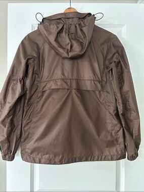 Columbia Packable Jacket Sz L w MEASUREMENTS Hood Hides in Collar. Wind + Rain